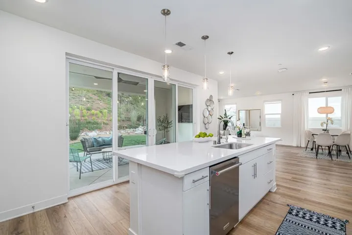 8898 Trailridge Avenue, Santee, California 92071