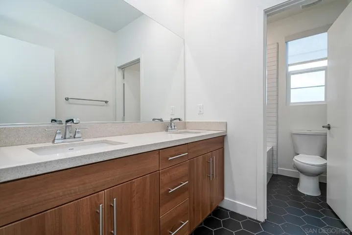 8898 Trailridge Avenue, Santee, California 92071