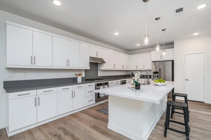 8898 Trailridge Avenue, Santee, California 92071