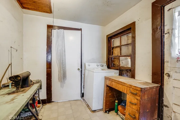 648 E 24th Street, Los Angeles, California 90011