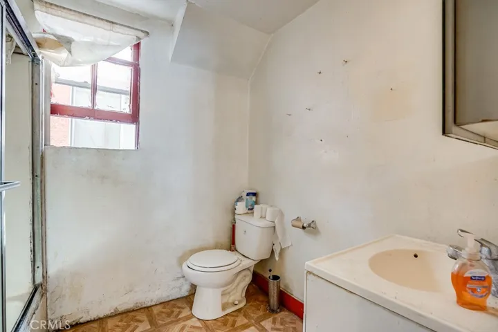648 E 24th Street, Los Angeles, California 90011