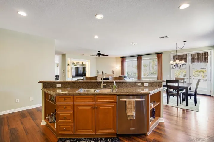 249 Encore Way, Corona, California 92879