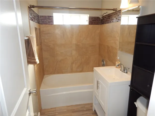 180 Sycamore Street, Oxnard, California 93036