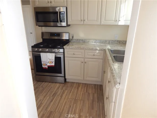 180 Sycamore Street, Oxnard, California 93036