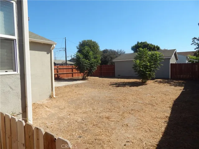 180 Sycamore Street, Oxnard, California 93036