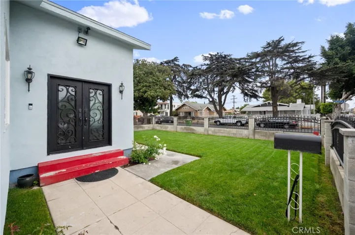 4239 S Harvard Boulevard, Los Angeles, California 90062