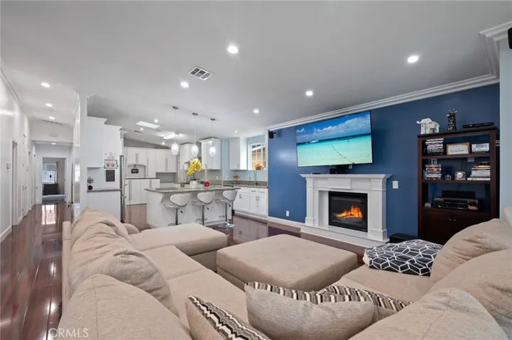 4239 S Harvard Boulevard, Los Angeles, California 90062