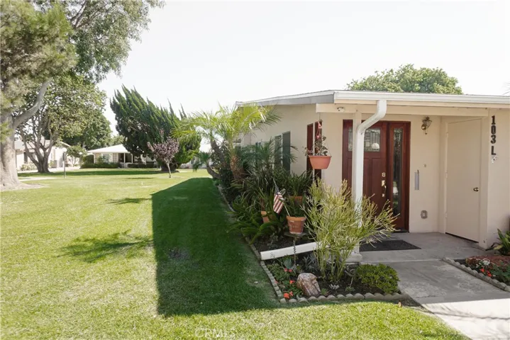 13550 Medinac Rd. (m5) 103l, Seal Beach, California 90740