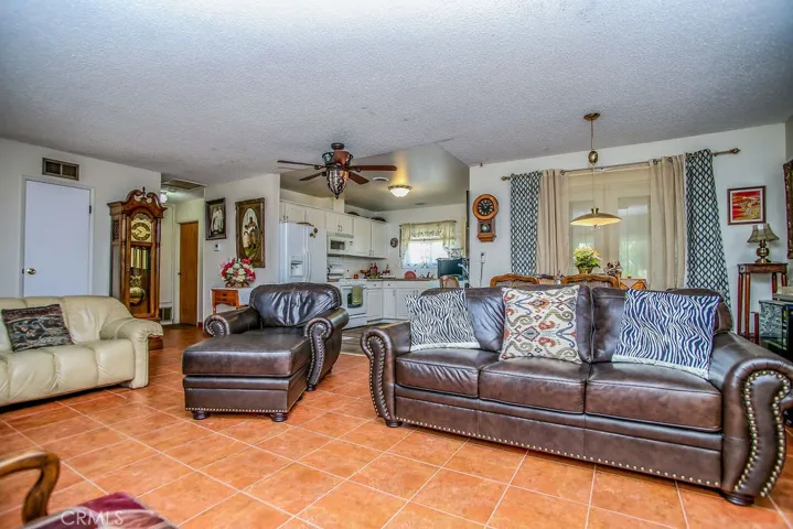 540 Snead Drive, Hemet, California 92543