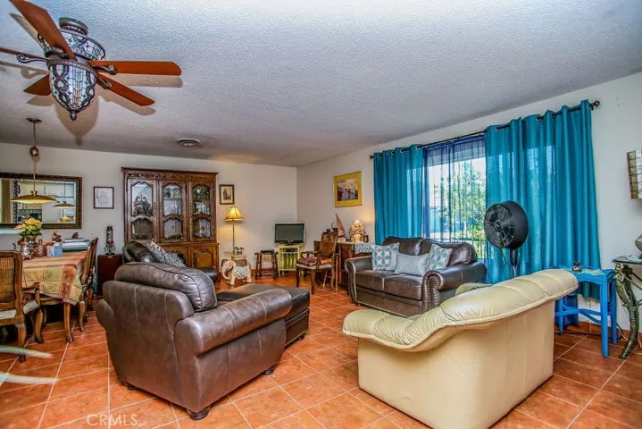 540 Snead Drive, Hemet, California 92543