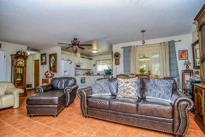 540 Snead Drive, Hemet, California 92543