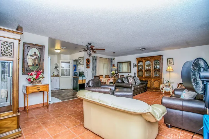 540 Snead Drive, Hemet, California 92543