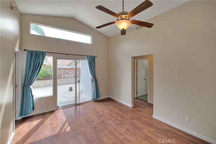looking from kitchen to backyard
