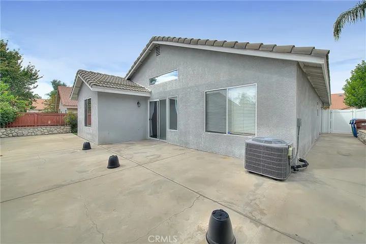 7755 Somerset Lane, Highland, California 92346