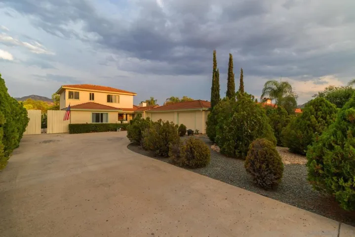 16321 Oakley Rd., Ramona, California 92065
