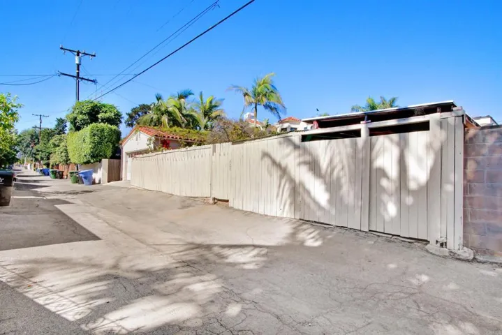 628 Euclid Street, Santa Monica, California 90402