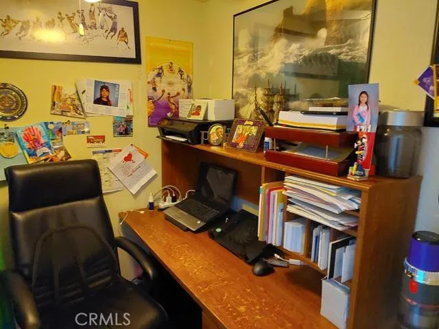 WALKING CLOSET CONVERTED INTO AN OFFICE SPACE