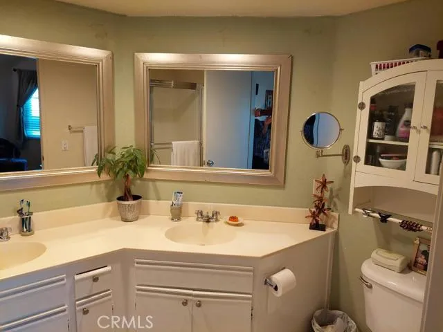 MASTER COMPLETE BATHROOM