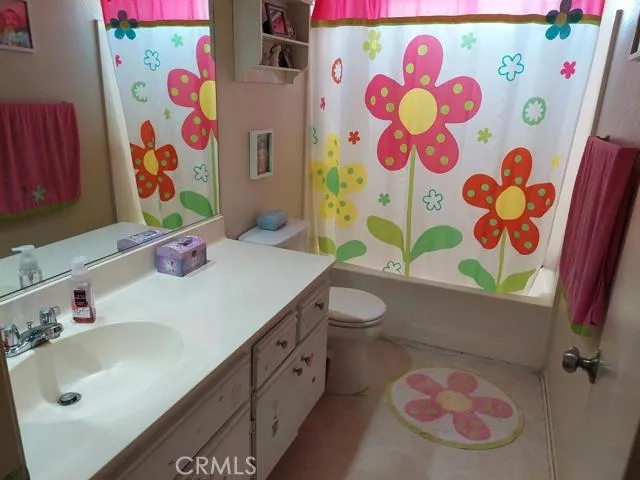 COMPLETE BATHROOM ON SECOND FLOOR