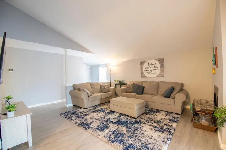 581 Carrie Cir, San Marcos, California 92069