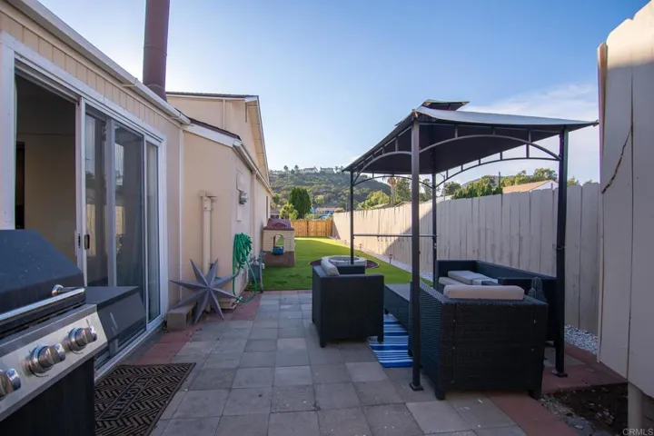 581 Carrie Cir, San Marcos, California 92069