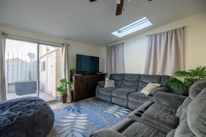 581 Carrie Cir, San Marcos, California 92069