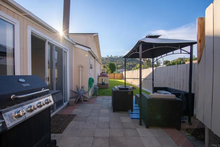 581 Carrie Cir, San Marcos, California 92069