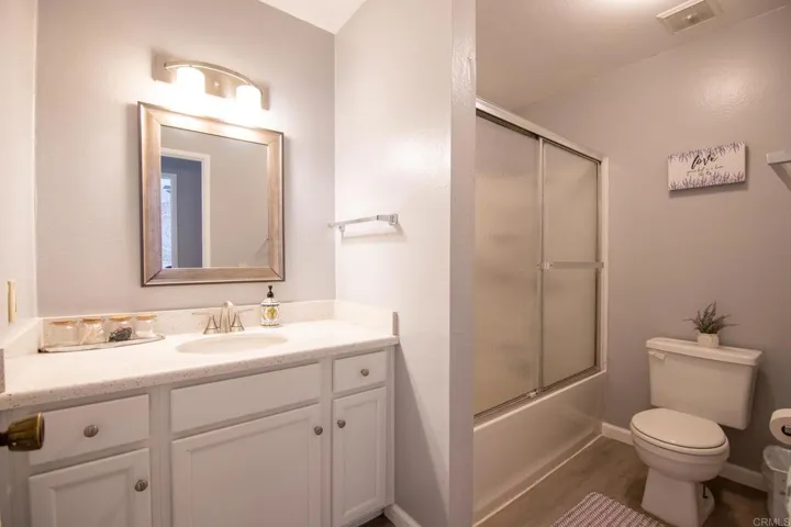 581 Carrie Cir, San Marcos, California 92069