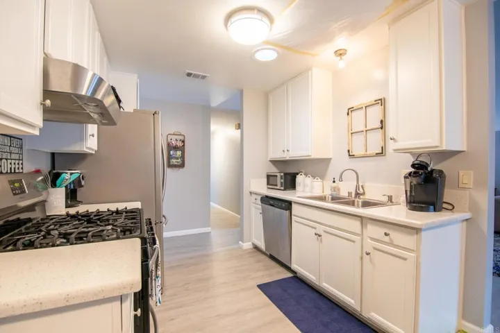 581 Carrie Cir, San Marcos, California 92069