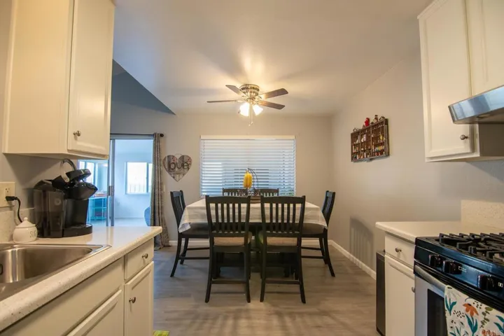 581 Carrie Cir, San Marcos, California 92069