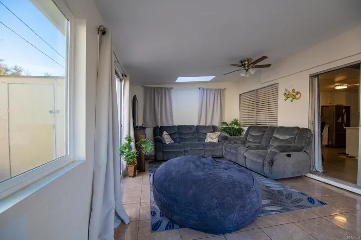 581 Carrie Cir, San Marcos, California 92069