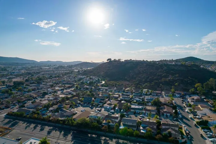 581 Carrie Cir, San Marcos, California 92069