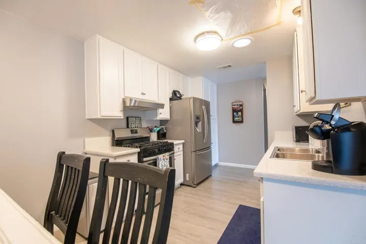 581 Carrie Cir, San Marcos, California 92069