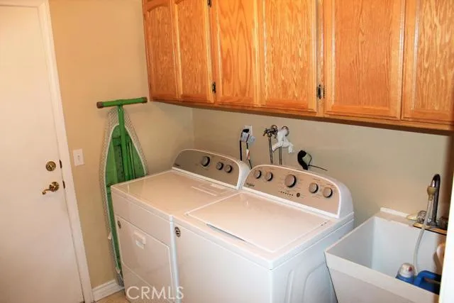 15319 Lookout Road, Apple Valley, California 92307