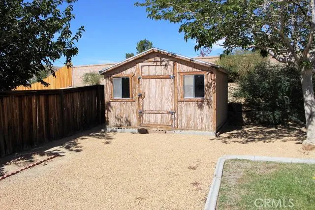 15319 Lookout Road, Apple Valley, California 92307