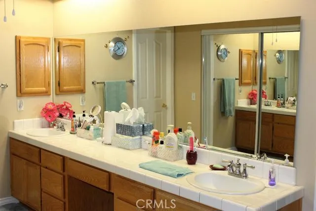 15319 Lookout Road, Apple Valley, California 92307