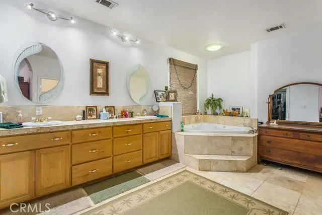 7725 Foley Road, Oak Hills, California 92344