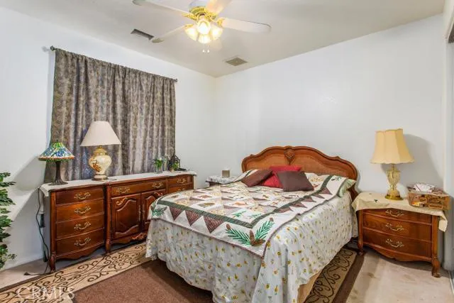 7725 Foley Road, Oak Hills, California 92344