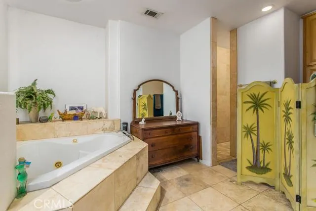 7725 Foley Road, Oak Hills, California 92344