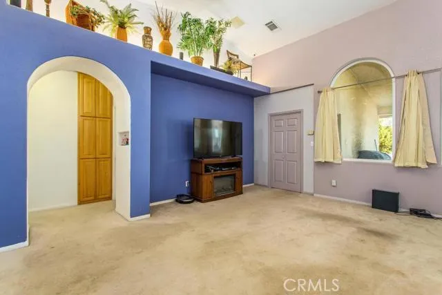 7725 Foley Road, Oak Hills, California 92344