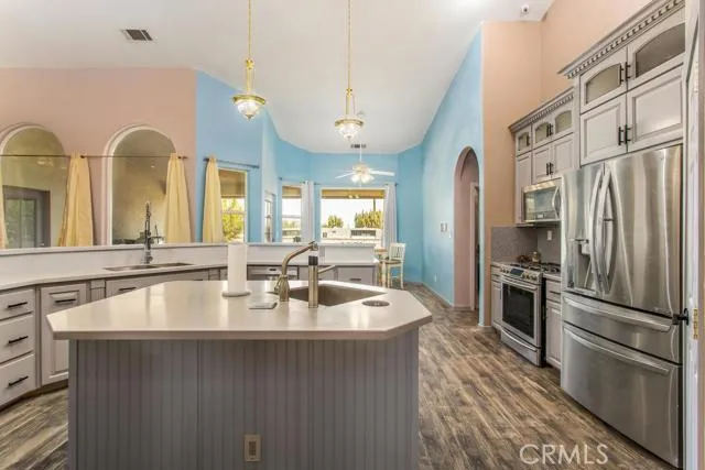 7725 Foley Road, Oak Hills, California 92344