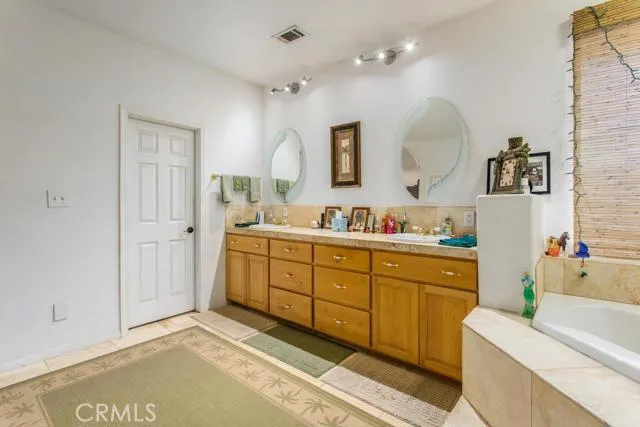 7725 Foley Road, Oak Hills, California 92344