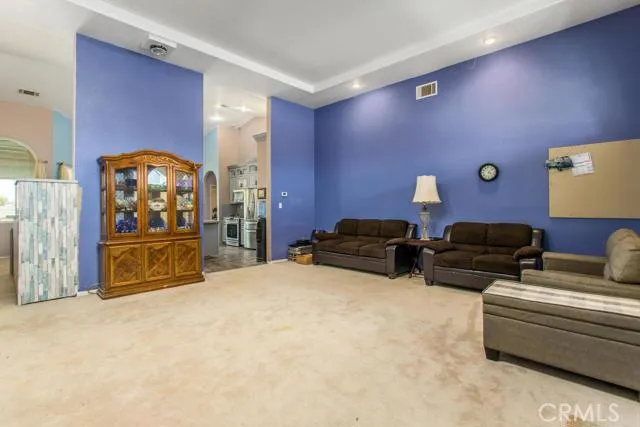7725 Foley Road, Oak Hills, California 92344