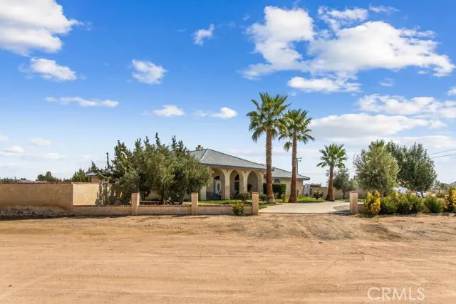7725 Foley Road, Oak Hills, California 92344