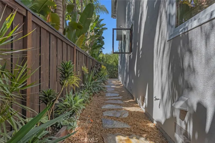 821 Hibiscus Court, Corona Del Mar, California 92625