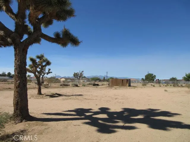 10466 6th Avenue, Hesperia, California 92345
