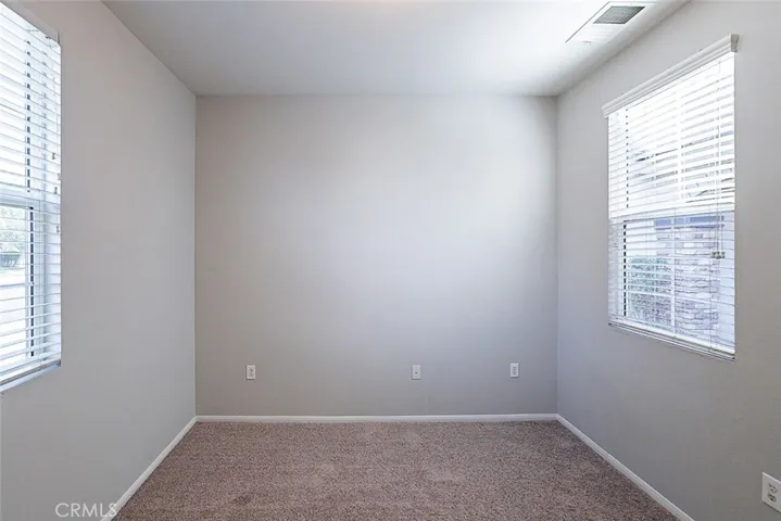 496 Sparrow Lane, San Jacinto, California 92582