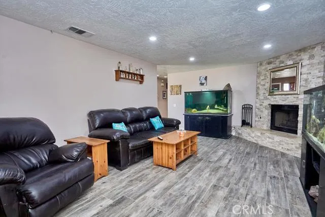 7664 Peach Avenue, Hesperia, California 92345