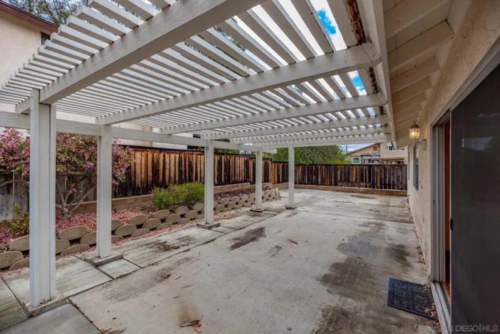7696 Canyon Point Ln, San Diego, California 92126