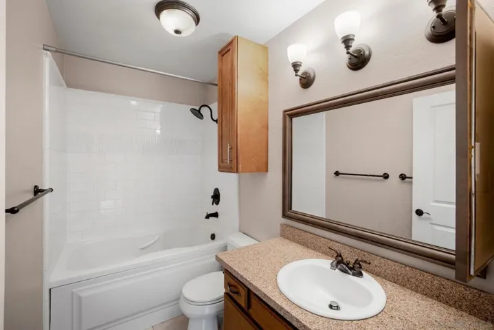 7696 Canyon Point Ln, San Diego, California 92126